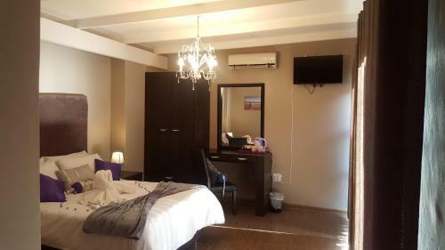 Hostal Luxury Heights Guesthouse