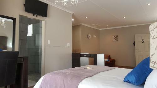 Hostal Luxury Heights Guesthouse
