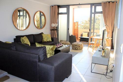 Mui Melrose Apartments