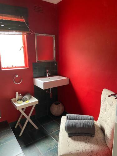 Hostal Karoozinn