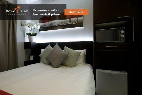 Hostal Royal Palms Guest House