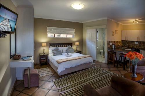 Hostal Guest Lodge - Self Catering With Choice Of Breakfast