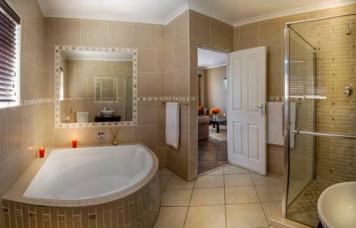 Hostal Guest Lodge - Self Catering With Choice Of Breakfast