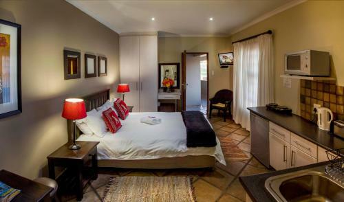 Hostal Guest Lodge - Self Catering With Choice Of Breakfast
