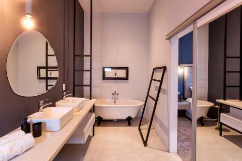 Nova Boutique Hotel, Spa And Conference