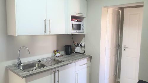 Hostal Kelzane Guesthouse
