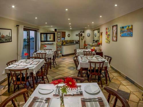 Hostal Guest Lodge Self Catering With Choice Of Breakfast