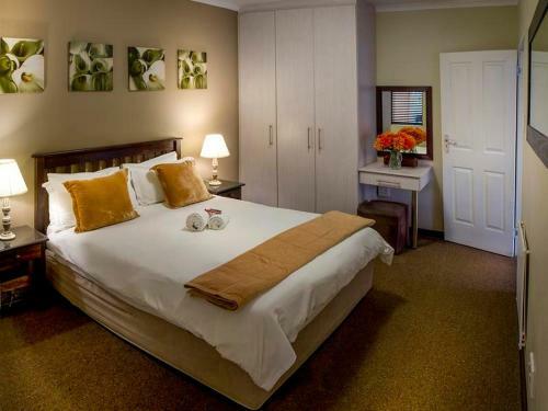 Hostal Guest Lodge Self Catering With Choice Of Breakfast