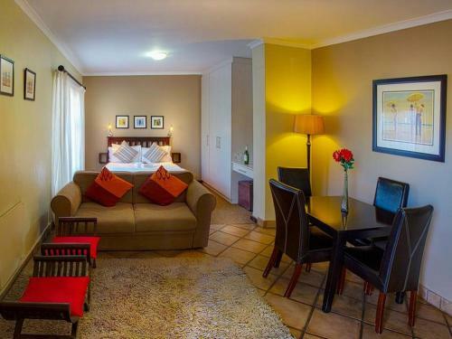 Hostal Guest Lodge Self Catering With Choice Of Breakfast