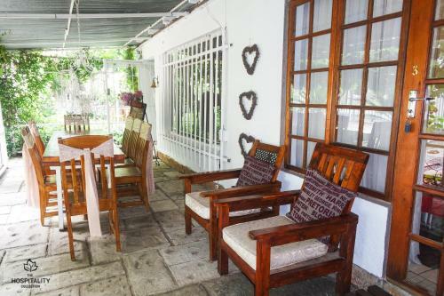 Hostal Snooze-a-lot Guesthouse