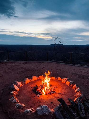 Zingela Nature Reserve - Baobab Tented Camp