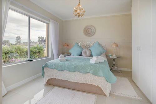 L`azur : Elegant Apartment With Sea View
