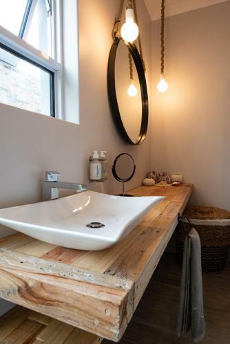 Hostal Salt Boutique Guesthouse