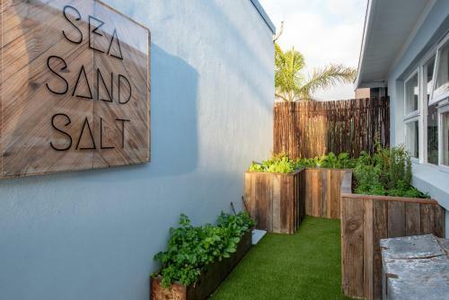 Hostal Salt Boutique Guesthouse
