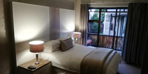 Hostal Gold Crest Guesthouse
