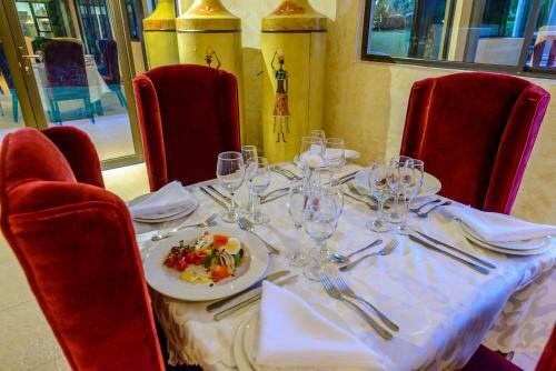 Equestrian Royal Hotel Boutique & Spa