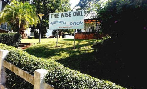 Hotel Wise Owl Motel