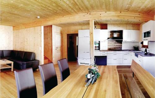 Three-bedroom Holiday Home In Altaussee
