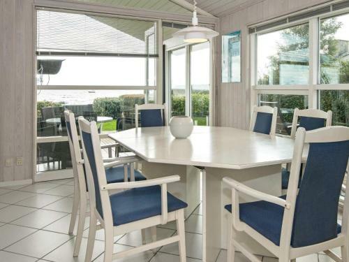 Two-bedroom Holiday Home In Bjert 2