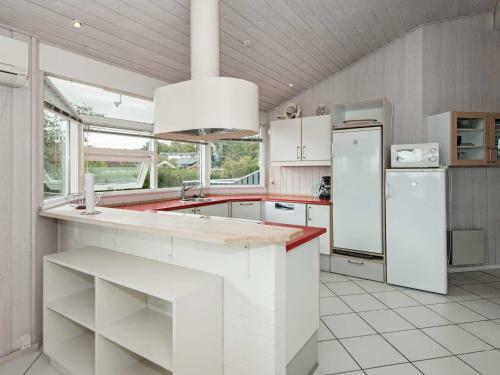 Two-bedroom Holiday Home In Bjert 2
