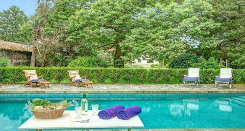 Ceilan Villa Sleeps 13 Pool Wifi