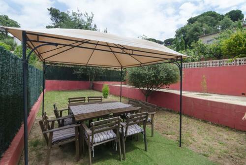 Montbarbat Villa Sleeps 8 Pool Wifi