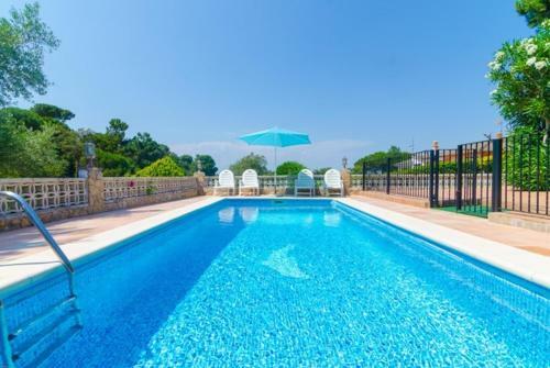 Montbarbat Villa Sleeps 8 Pool Wifi