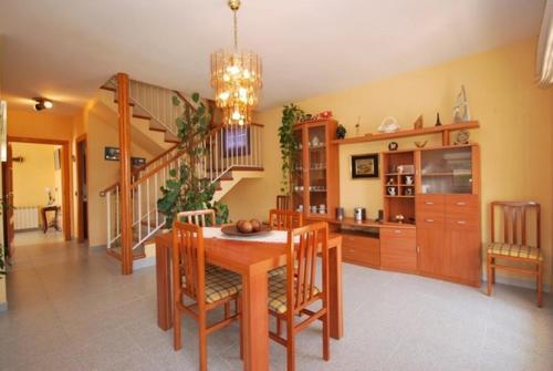 Montbarbat Villa Sleeps 8 Pool Wifi