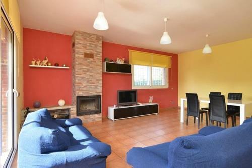 Montbarbat Villa Sleeps 8 Pool