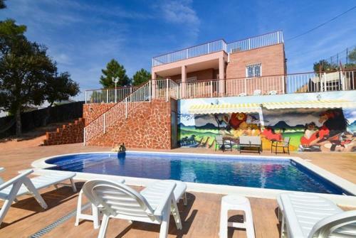 Montbarbat Villa Sleeps 8 Pool