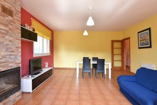 Montbarbat Villa Sleeps 8 Pool