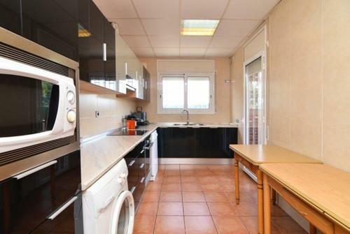Montbarbat Villa Sleeps 8 Pool