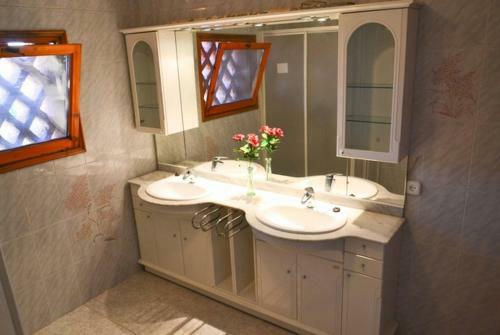 Veinat de Les Ferreries Villa Sleeps 18 Pool Wifi