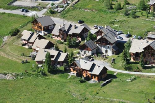 Le Sor� Hameau Des Chazals Nevache Hautes Alpes