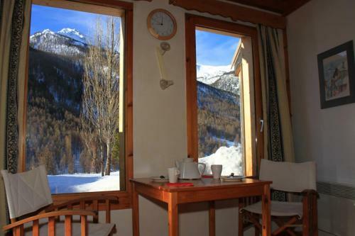 Le Troll Hameau Des Chazals Nevache Hautes Alpes