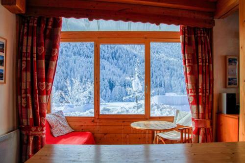 Le Troll Hameau Des Chazals Nevache Hautes Alpes