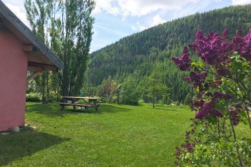Le Troll Hameau Des Chazals Nevache Hautes Alpes