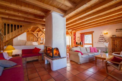 Le Troll Hameau Des Chazals Nevache Hautes Alpes