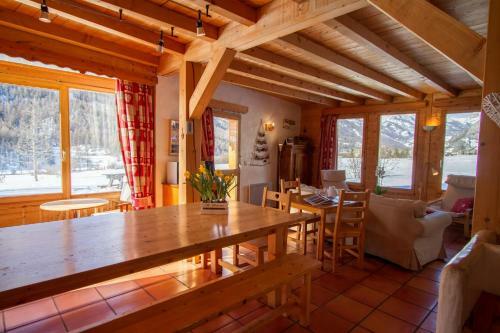 Le Troll Hameau Des Chazals Nevache Hautes Alpes