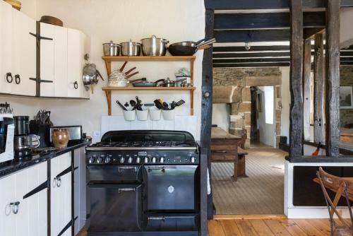 Saint-meen-le-grand Chateau Sleeps 15 Pool Air Con