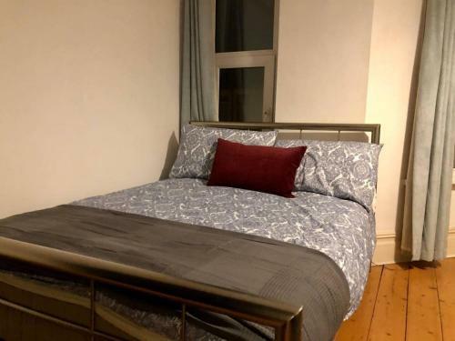 Large 12 Person Citycentre Townhouse & Pool Table