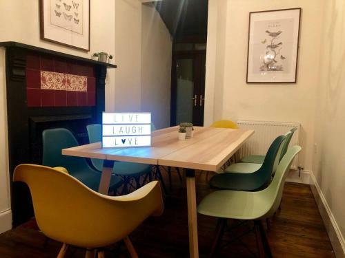 Large 12 Person Citycentre Townhouse & Pool Table