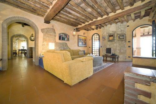 Borgo San Lorenzo Villa Sleeps 9 Air Con Wifi