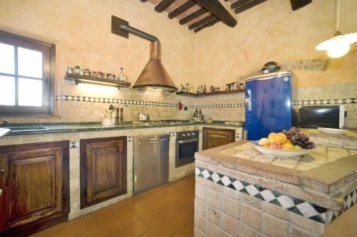 Borgo San Lorenzo Villa Sleeps 9 Air Con Wifi