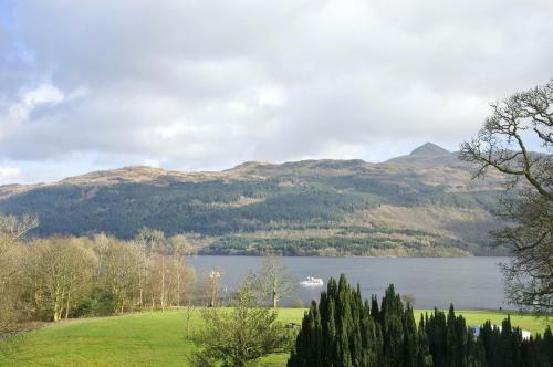 The Tarbet Hotel