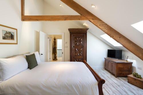 Woodland Villa Sleeps 16 Pool Air Con Wifi