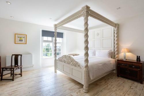 Woodland Villa Sleeps 16 Pool Air Con Wifi