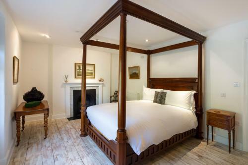 Woodland Villa Sleeps 16 Pool Air Con Wifi