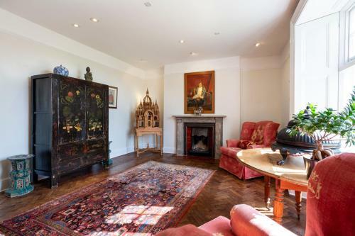 Woodland Villa Sleeps 16 Pool Air Con Wifi