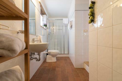 Castello Di Tocchi Villa Sleeps 16 Pool Air Con